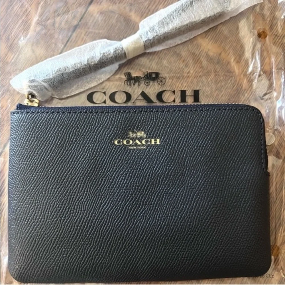 Coach corner zip wristlet navy zip top with gold tone hardware new